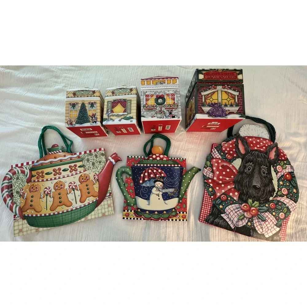 Lot Of 7 Mary Engelbreit Gift Wrapping 3 Gift bags & 4 Gift box Houses